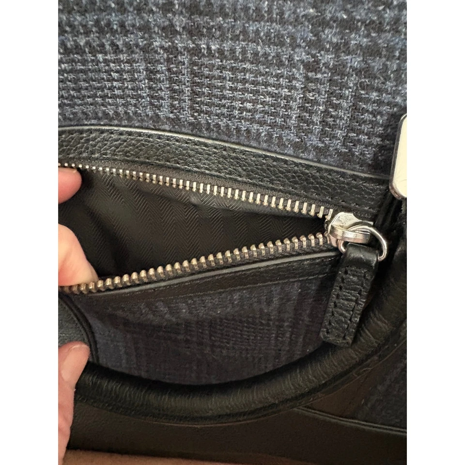 Bolso para portátil Banana Republic/Weston Soft azul lana a cuadros con cuero de vaca Foto 3 de 4