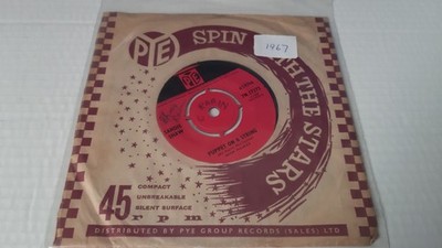 SANDIE SHAW - PUPPET ON A STRING - 7 INCH VINYL RECORD USED