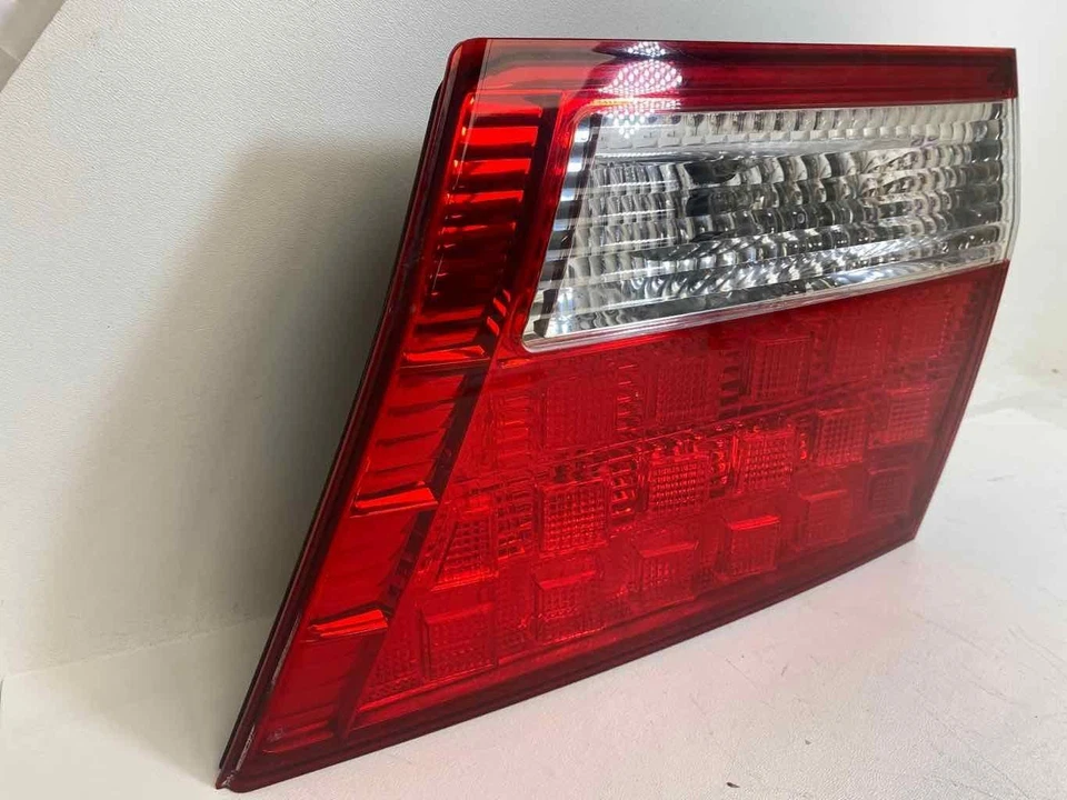 RH Passenger Tail Light Assy Gate Mount 34151shja01 Fits HONDA ODYSSEY 2005-2007 - Image 2 of 4
