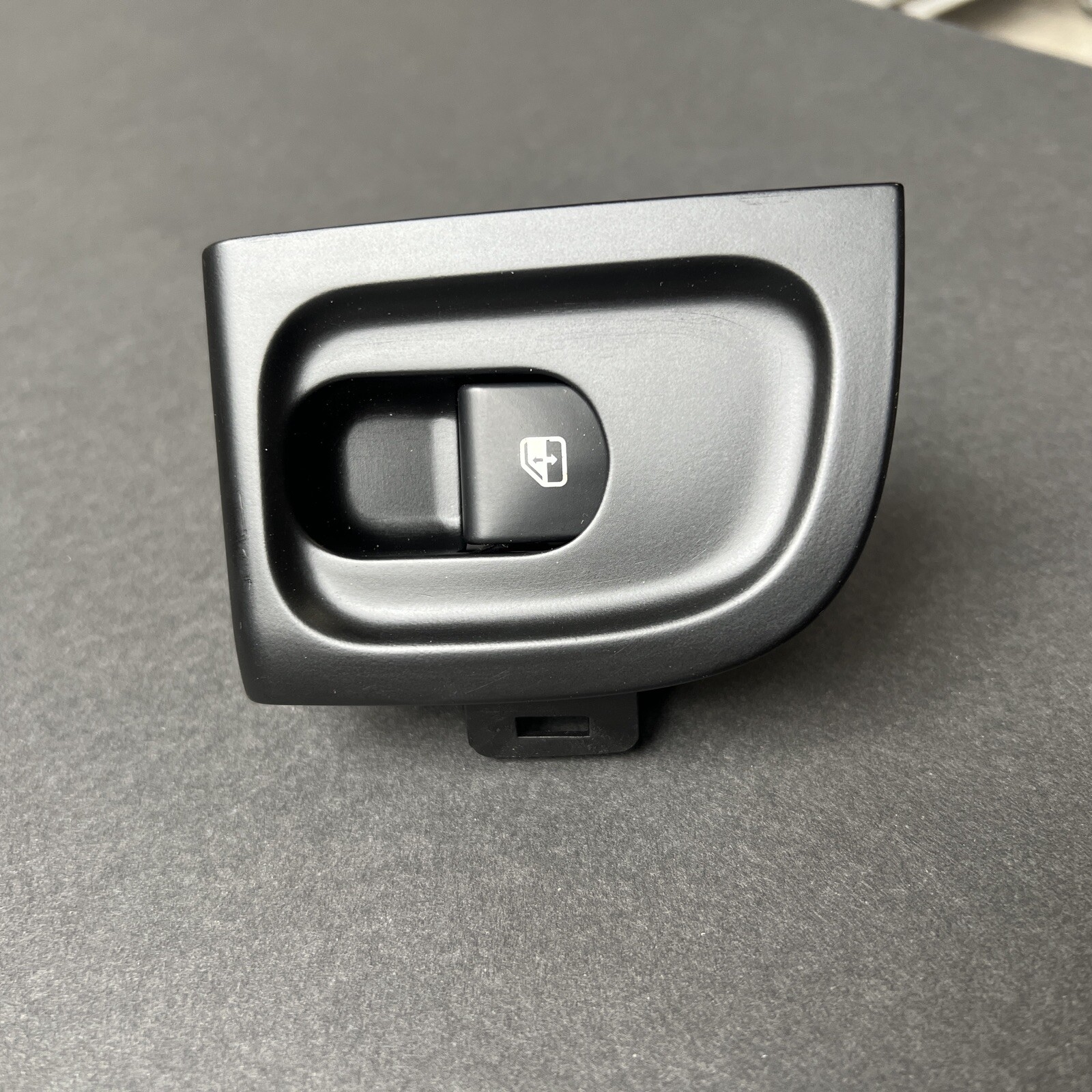 *REFINISHED* 2003-2013 Maserati Quattroporte Right Rear Window Switch OEM 188258