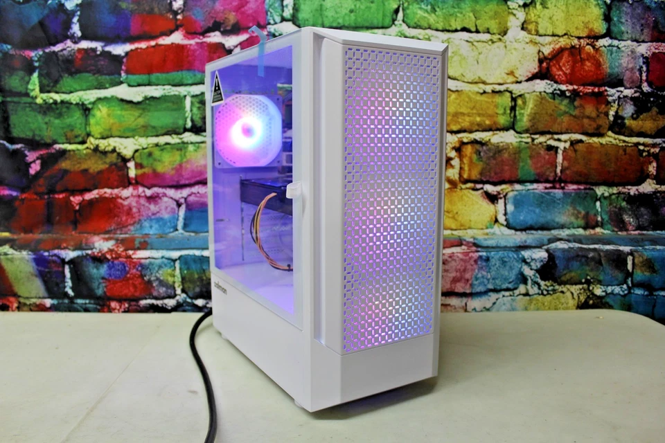 Custom RGB Gaming Desktop PC Intel i7 Quad 8 GB 500 SSD Nvidia Quadro K620 2 GB - Image 3 of 4