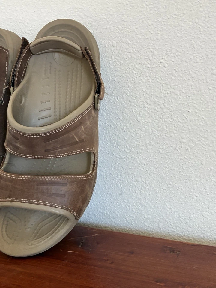 Sandalias Crocs Yukon 2 Doble Correa Deslizables Para Hombre Talla 13 Cuero Marrón Foto 3 de 4