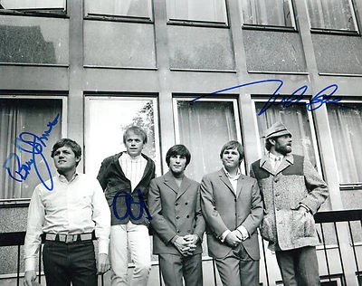 GFA Love, Bruce & Jardine * Les BEACH BOYS * Photo Signée 8x10 PREUVE B1 COA - Photo 1/2