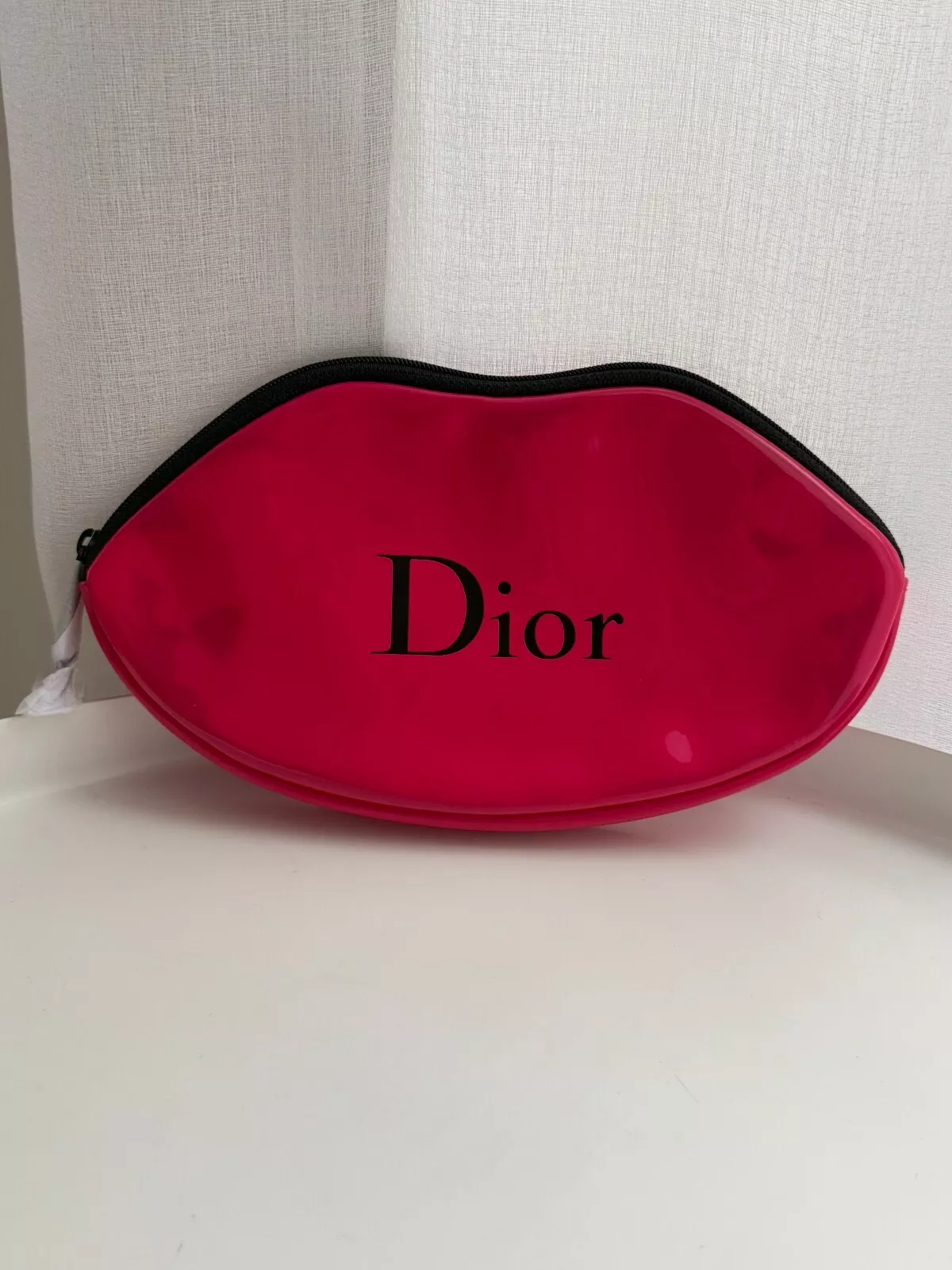 Grande trousse Rose vernie en forme de bouche DIOR Neuve