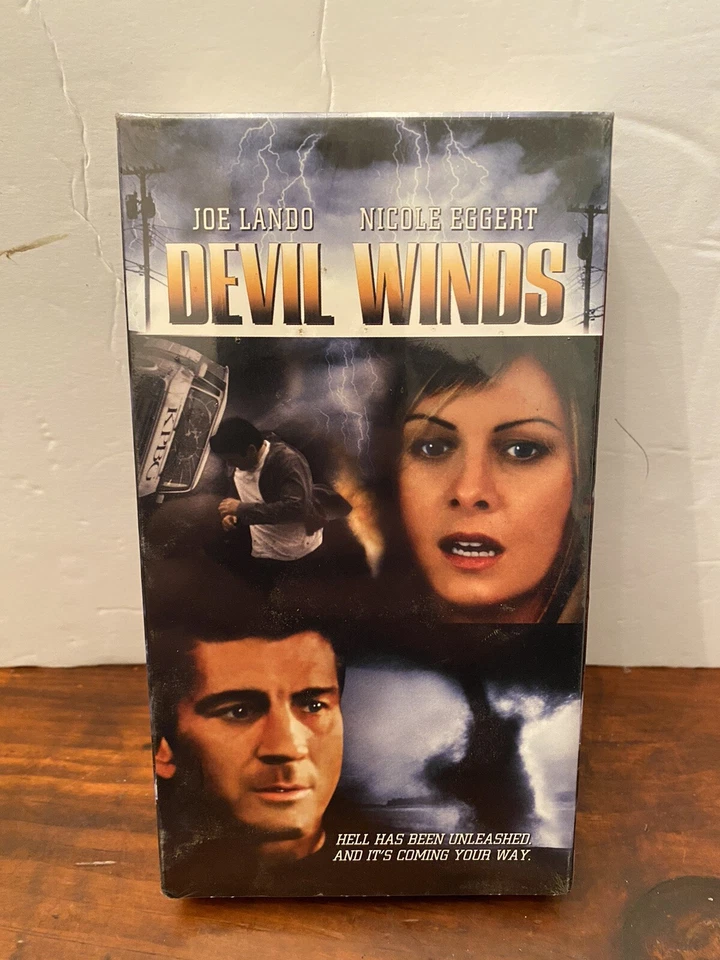 Devil Winds (VHS, 2004) New Sealed VHS Nicole Eggert Joe Lando Artisan Watermark Foto 2 de 4