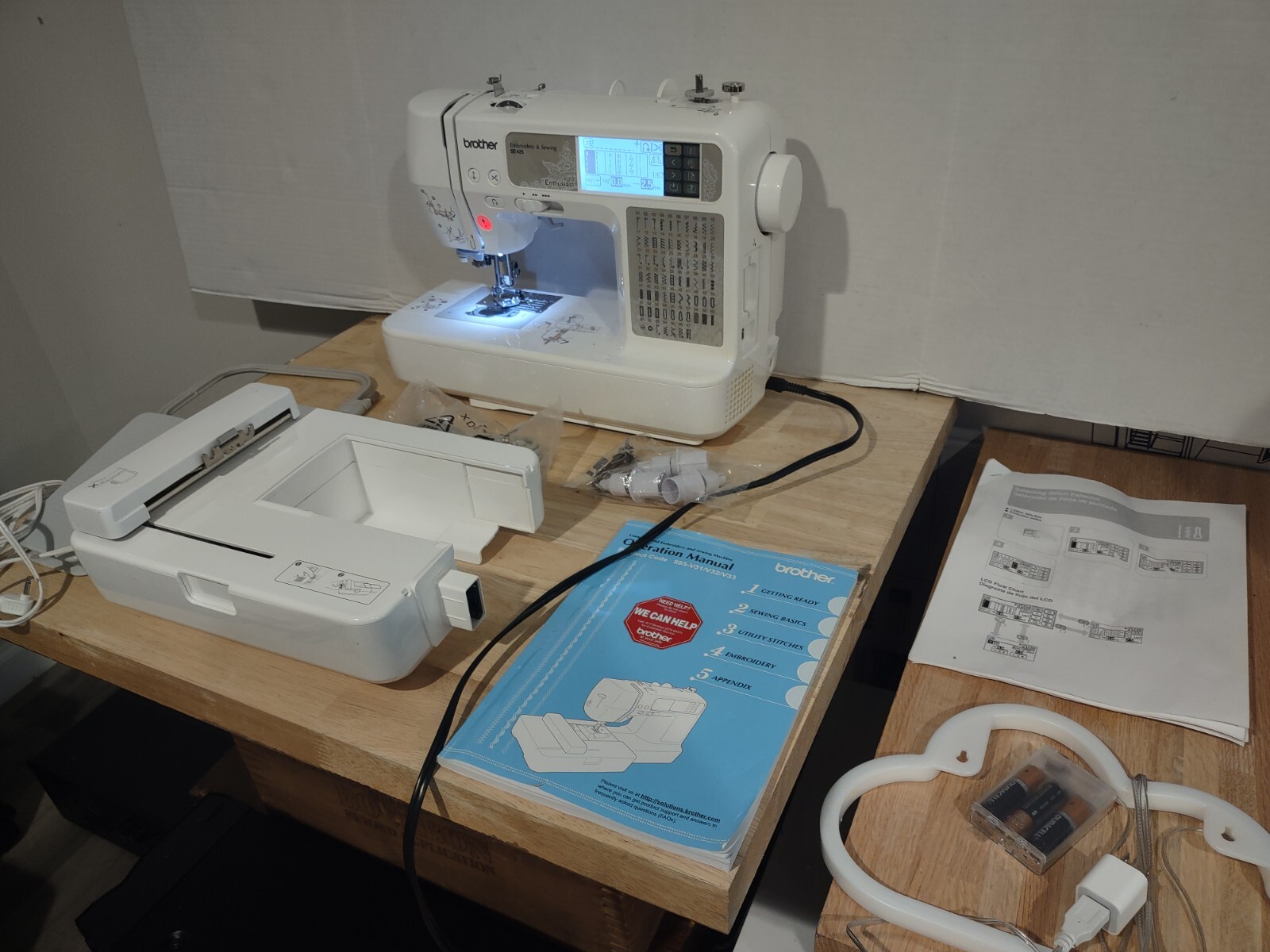 Brother SE425 Sewing and Embroidery Enthusiast Machine Lot With Extras