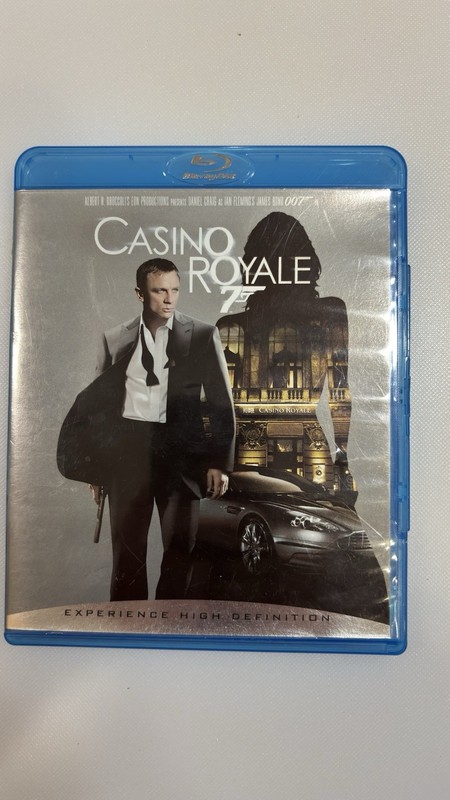 Columbia Pictures Casino Royale Blu-ray PG-13 2006 Daniel Craig Widescreen 144m
