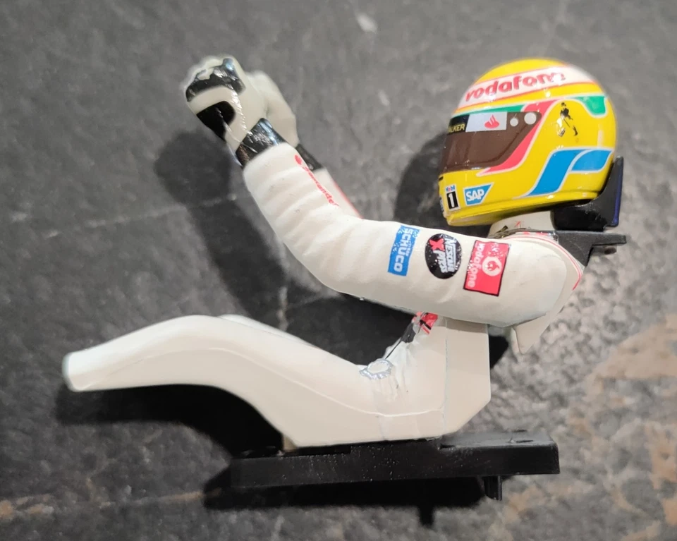 F1 Driver 1/18 Hamilton 2008 (Raised Arms) For McLaren. - Immagine 2 di 4