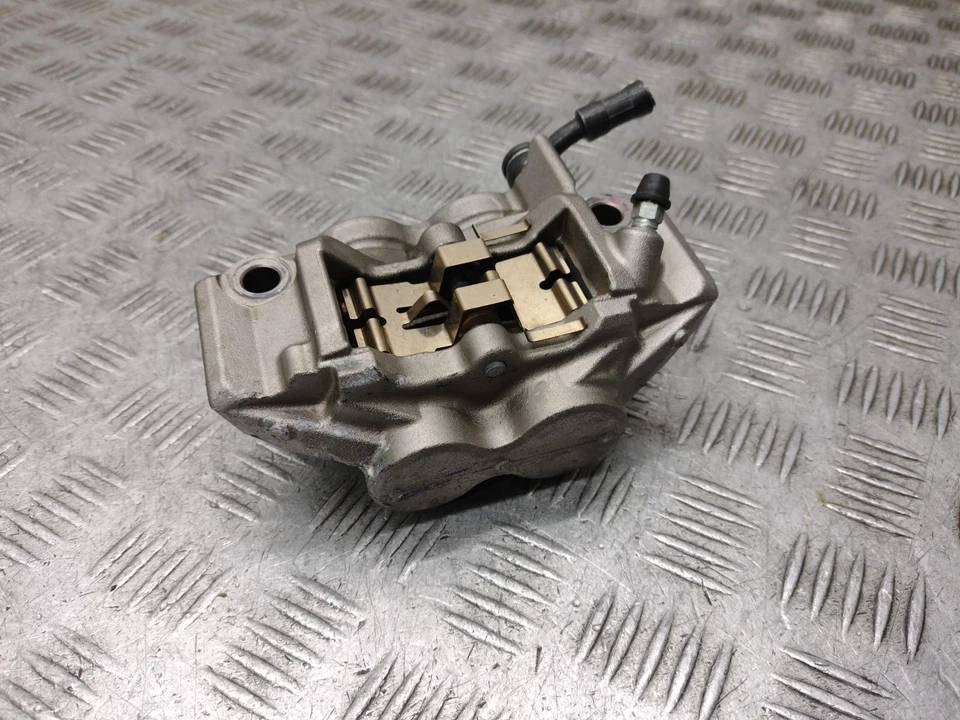 2024 YAMAHA YZF R1 F R1M 21 (YZF1000D) FRONT BRAKE CALIPER KIT - Image 3 of 4