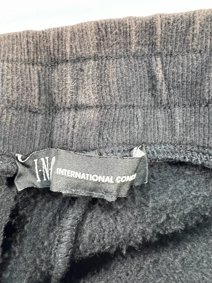 Calça de Moletom Masculina International Concepts Tamanho XS Preta Lavada Perna Cônica Nova Puxada - Imagem 3 de 4