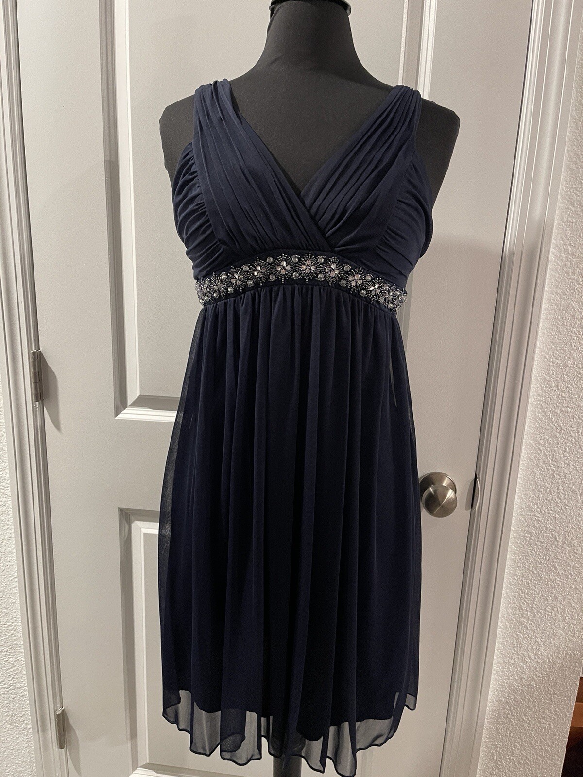 Picture 1 of 6