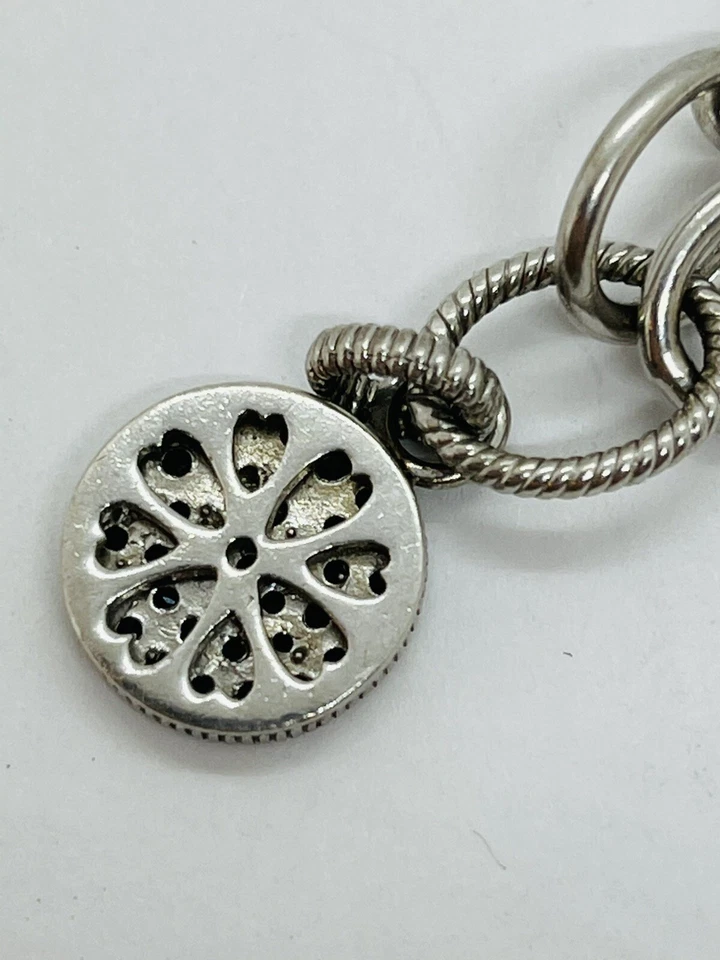 Pulsera Judith Ripka JR de plata de ley y oro de 18 quilates con dije de espinela negra Foto 4 de 4