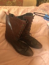 Elle vintage-style brown leather lace-up combat boots with side zipper