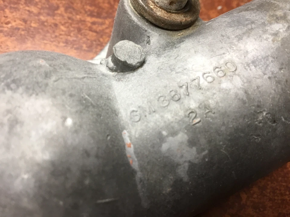 Carcasa termostato Chevrolet Camaro Chevelle Nova Corvette 1966 1968 1969 1972 Foto 2 de 4