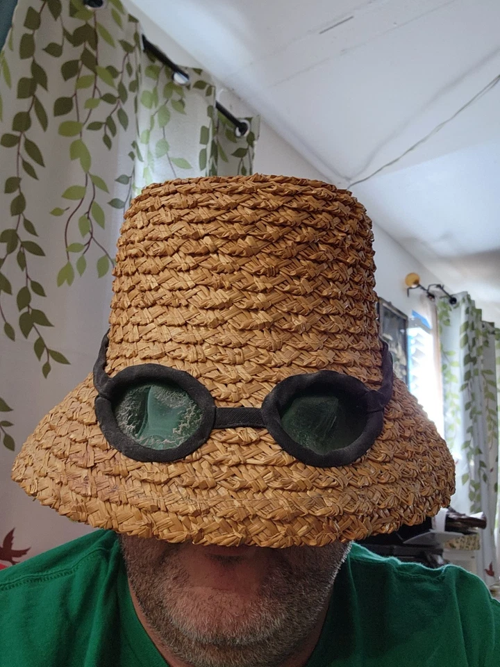 Joyce Creations Of California Strawhat With Biult In Shades, 1950's - Image 2 of 3