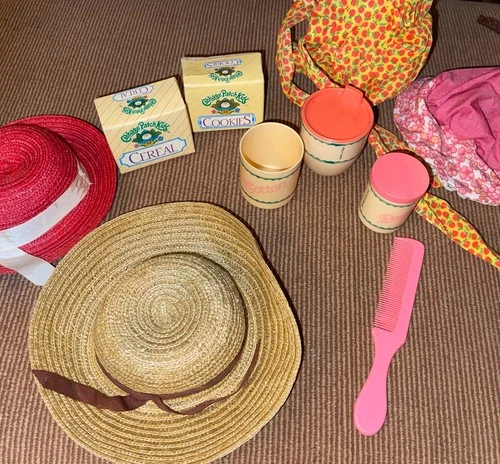 Vintage 1983 Cabbage Patch Kids Doll Cereal Box Accessory Powder + extras
