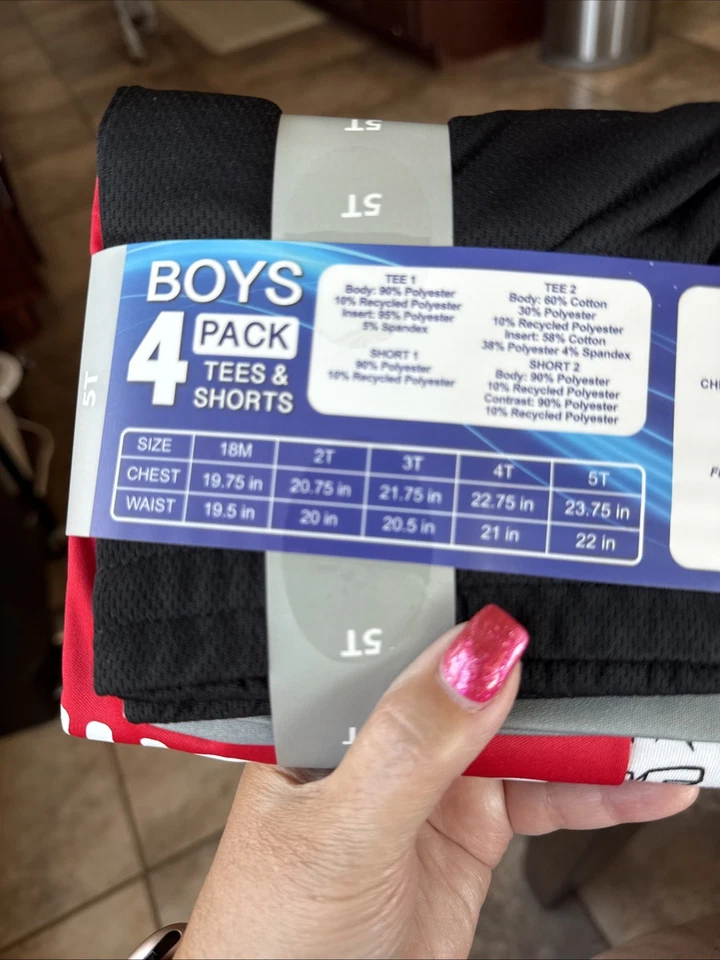 Paquete de 4 camisetas y pantalones cortos activos de algodón Skecher's para niños conjunto de ropa de juego 5T Foto 3 de 3