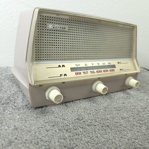 Sansei Zephyr Tube Radio AM/FM Made In Japan Vintage Pink Beige As-Is HAS HUM