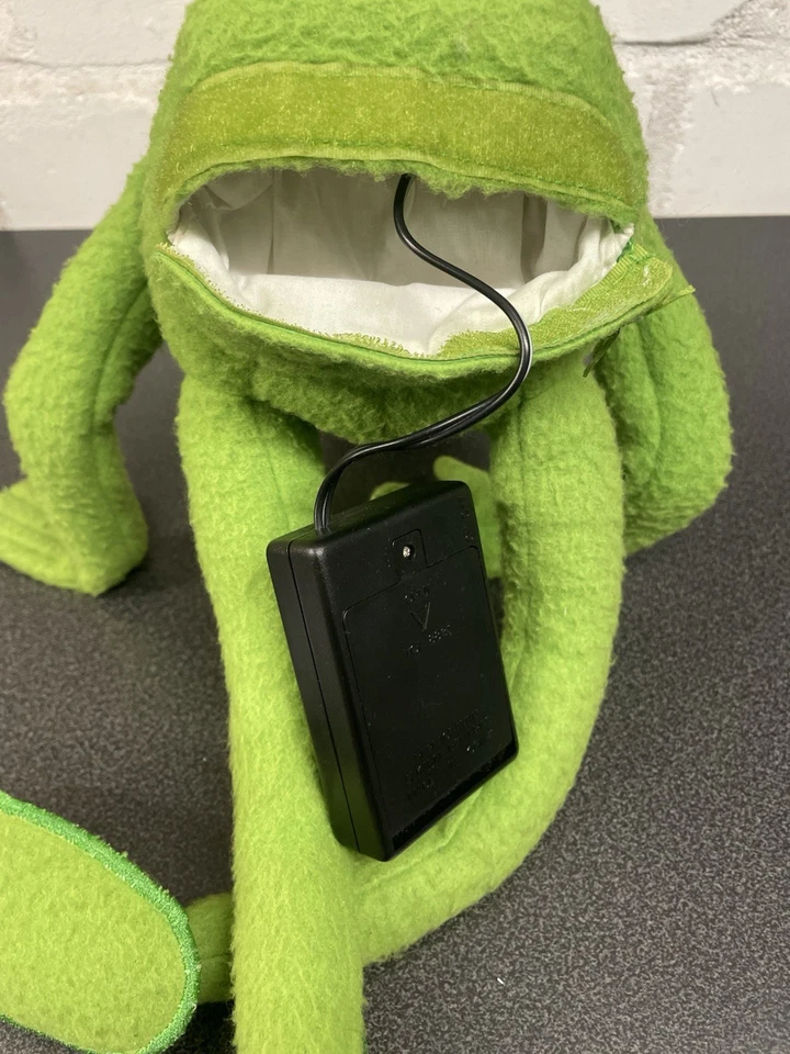 Kermit der Frosch V. Igel, Plüschfigur mit Batterie, Rarität - Bild 4 von 4