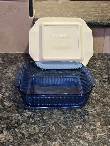 Vintage - Blue Pyrex 222-S Ribbed Scalloped 2 QT 2L - 8x8x2 with Lid 222-PC