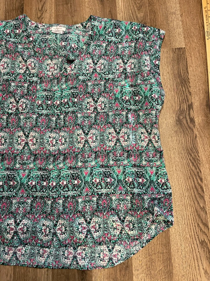 Camisa Van Heusen, para mujer talla XXL, verde rosa blanco, estampado integral, sin mangas Foto 4 de 4