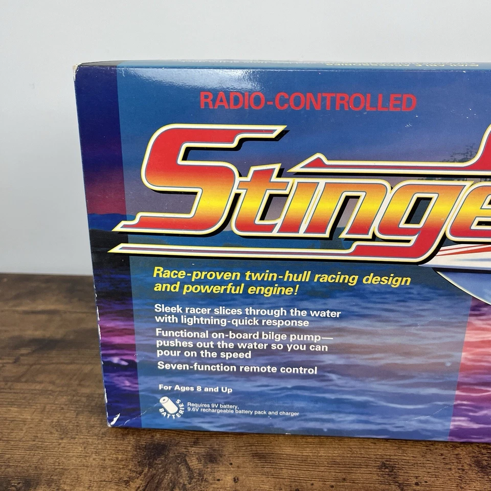 VTG Radio Shack Stinger Radio Controlled RC Racing Boat W/ OG PACKAGING & MANUAL - Image 4 of 4