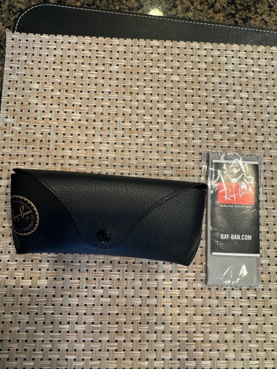 Ray ban Black Leather Pouch Universal Sunglasses Case with  display picture 3
