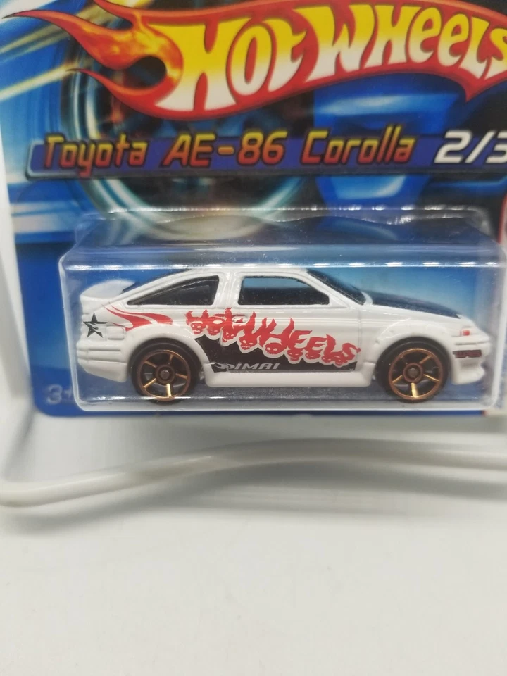 Tarjeta corta Hot Wheels 2006 primeras ediciones Toyota AE-86 Corolla 2/38 llantas doradas Foto 2 de 4