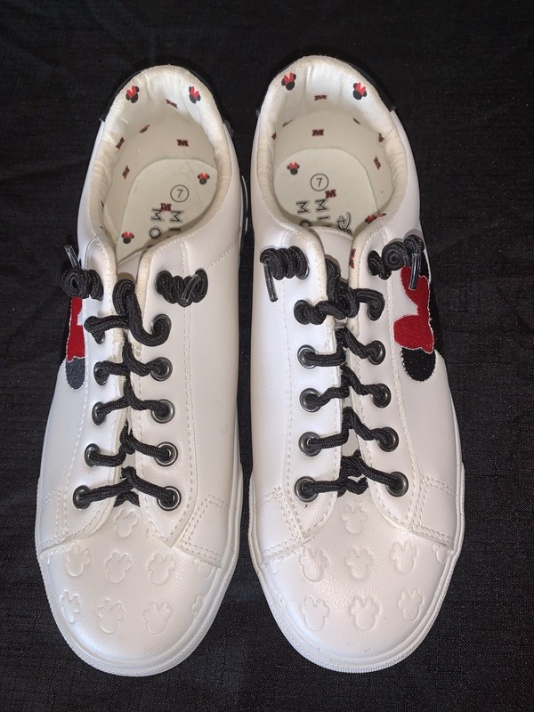 Women’s Minnie Mouse Disney Sneakers Sz 7