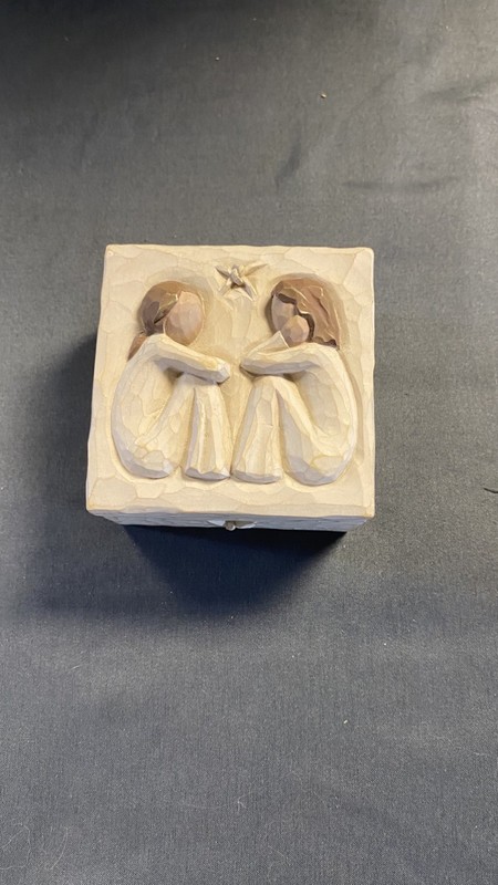 Willow Tree Susan Lordi's Friendship Trinket Keepsake Box 2003