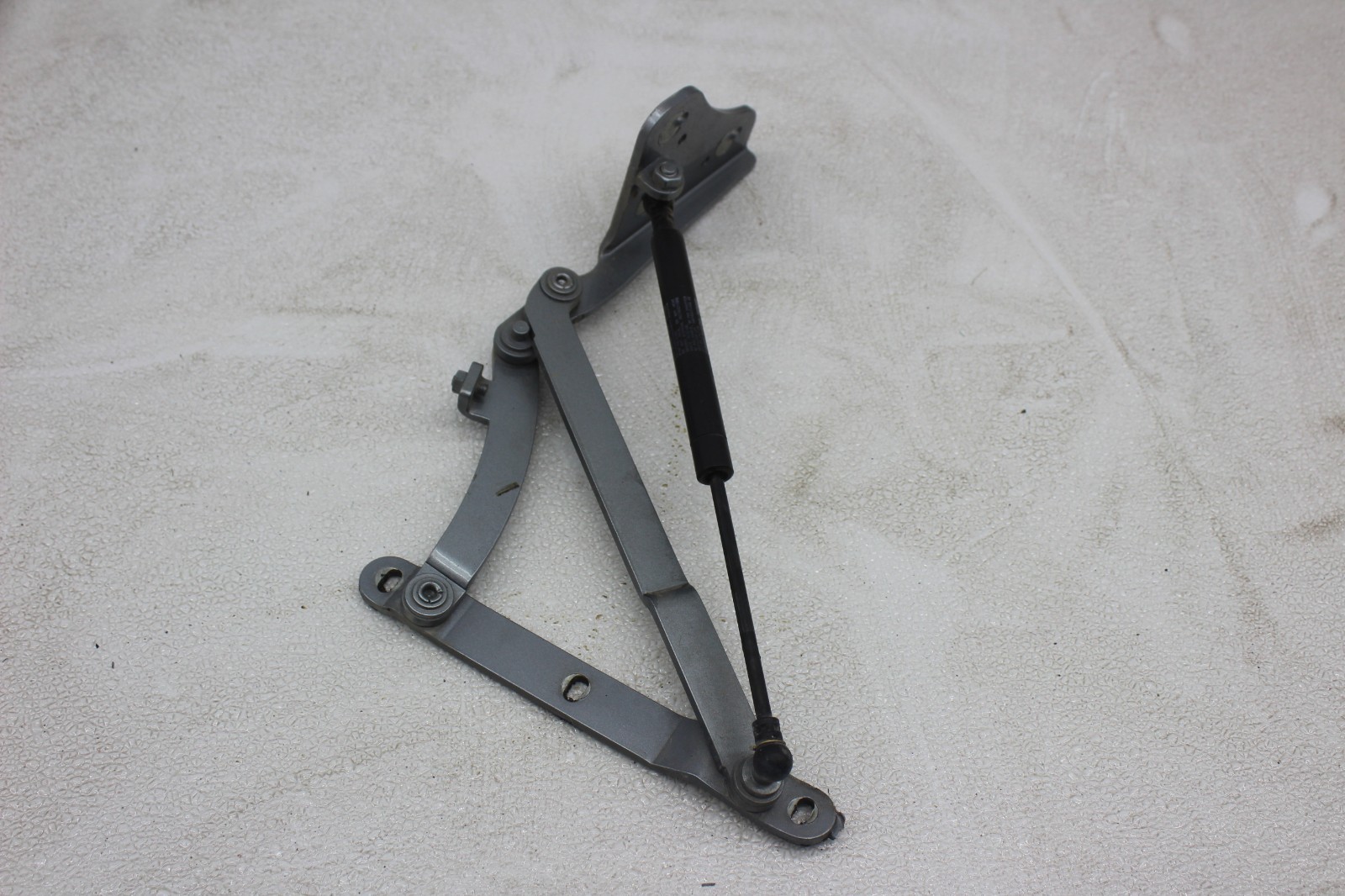 99-01 FERRARI 456 M RH RIGHT TRUNK LID HINGE BRACKET
