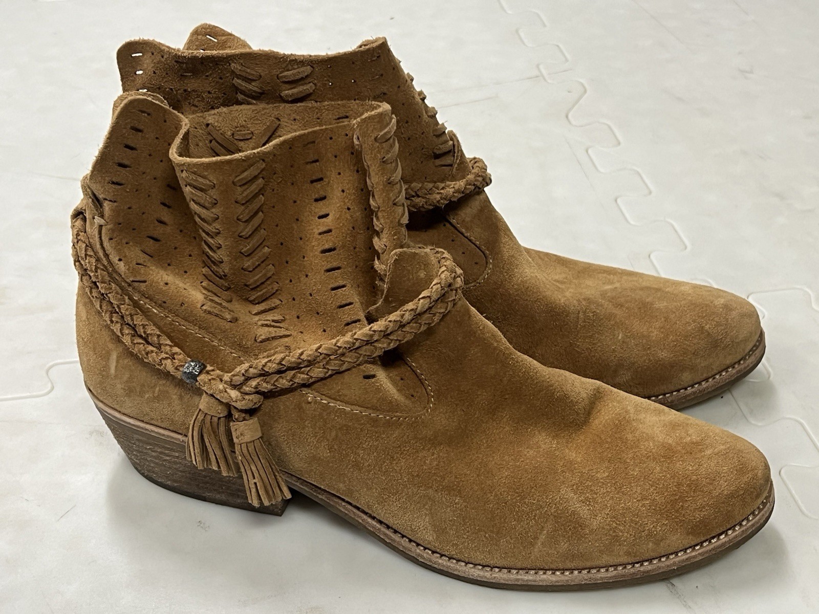 Dolce Vita Women's Kade Tan Suede Boots Size 10 Good Condition