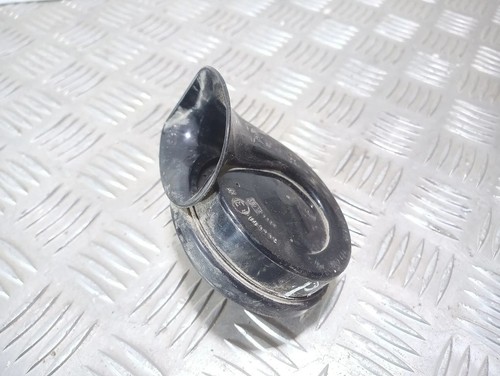 Audi A4 S4 B6 8E 8H 2003 Vorne rechts Hupe Signalhorn Fanfare 8E0951223 UST93195