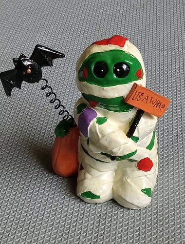 Halloween Mummy Astronaut " It's A Wrap" Decor Figurine 5" - Picture 12 of 14