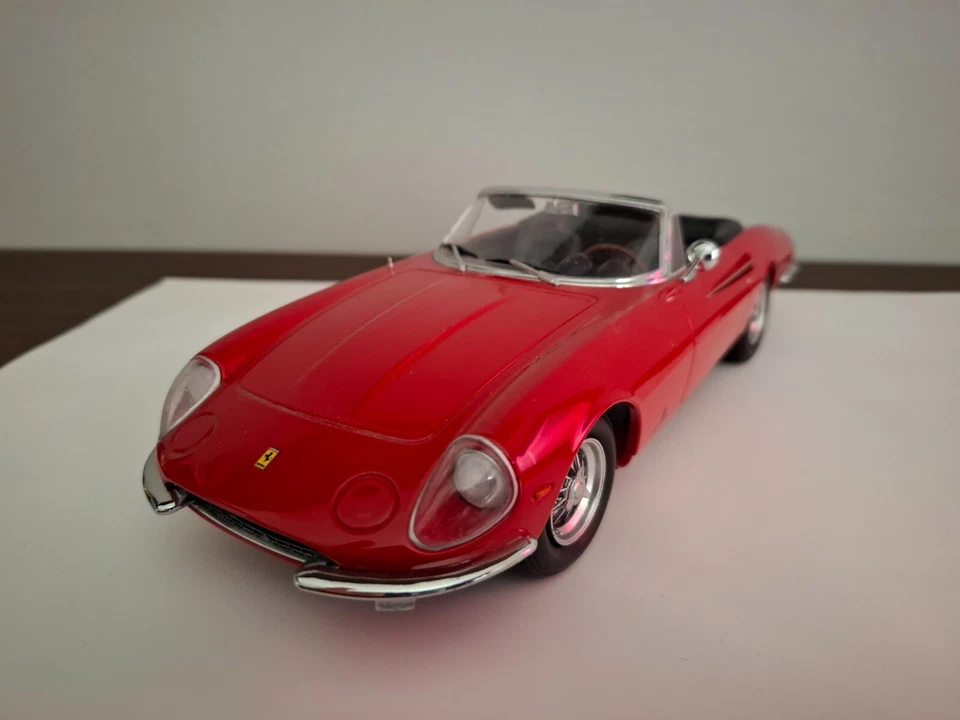 Ferrari 365 California Spyder 1966kk scala 1/18 edizione limitata 2250 pcs - Immagine 4 di 4