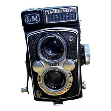 Yashica Mat-124 6x6 Twin Lens Camera w/ 80mm f3.5 Yashinon, 1-1/500 1968