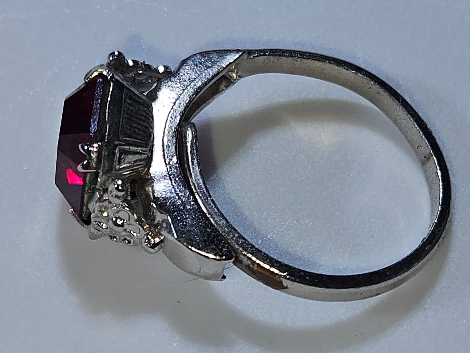 1950s Emerald-Cut Ruby Red Paste Ring w/ Rhinesto… - image 8