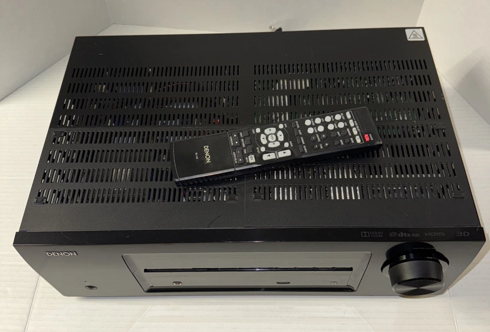 Denon AVR-1513 5.1 HDMI Home Theater  Receiver Stereo AM/FM With Remote Bundle. - Image 2 of 4