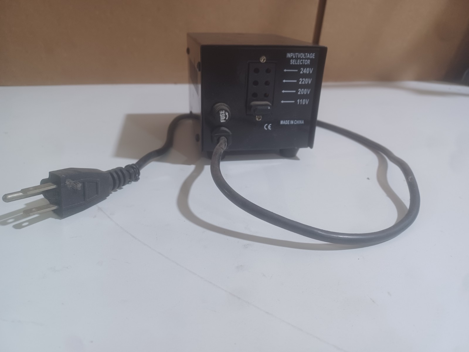 POWERBRIGHT VC-100W 100W STEP UP & DOWN TRANSFORMER / CONVERTER - USED