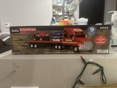 Getty 2002 MONSTER HAULER Car Crushing 4X4 With Lights 9th In Series CIB