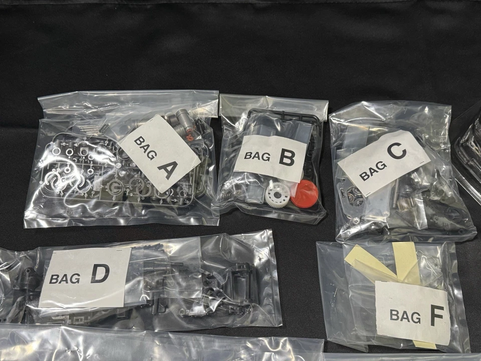 Vintage 1995 HPI Racing RS4 1/10 Touring Mercedes M8 C Class DT Kit New in Box - Image 4 of 4