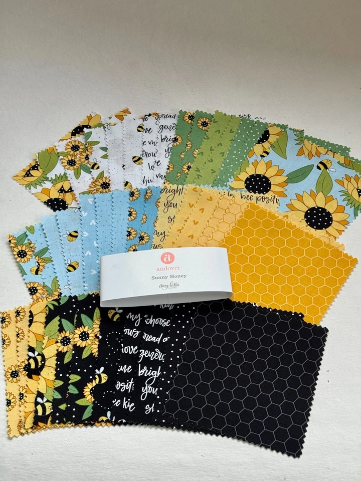 Patchworkstoff Charm Pack „Sunny Honey“ – 42 Baumwollstoffe 12,5x12,5 cm Bienen - Bild 3 von 4