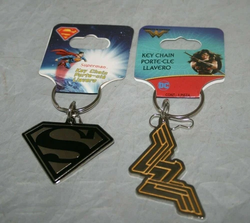 2 Brand New Plasticolor SUPERMAN WONDER WOMEN Metal Key Chains 004029 & 004492