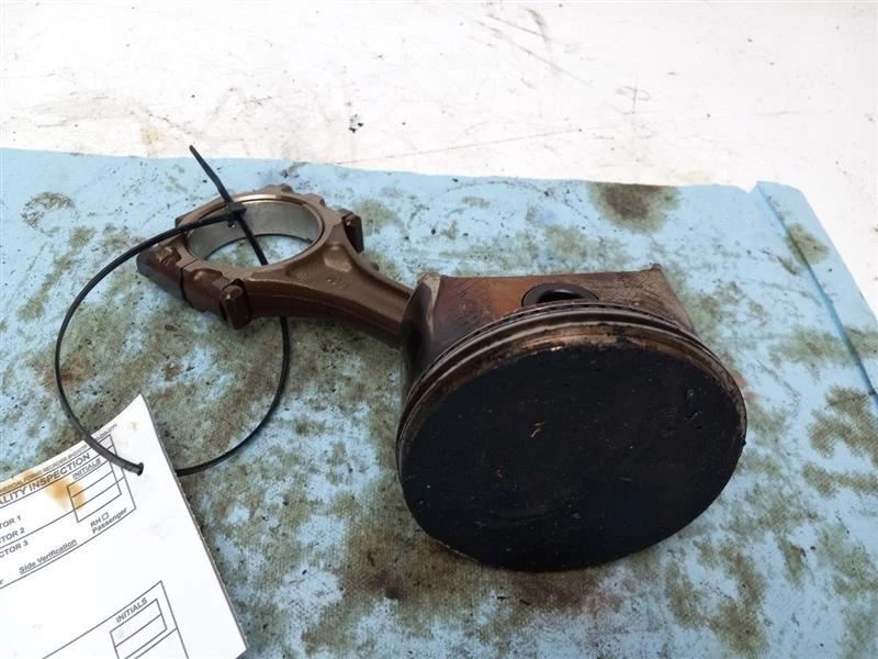 2010 FORD EXPOLORER PISTON - Image 2 of 4