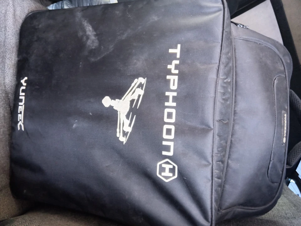 Yuneec  Typhoon H Hexacopter with realteck 4K Camera - backpack included - Image 2 of 4