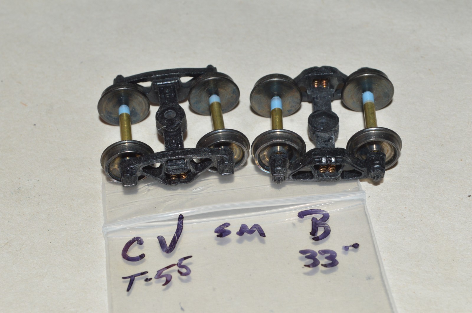 HO scale sprung metal freight car trucks Central Valley T-55 Bettendorf