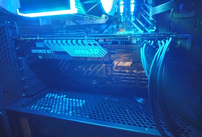 GeForce GTX 1080Ti  11GB VRAM INNO3D X2