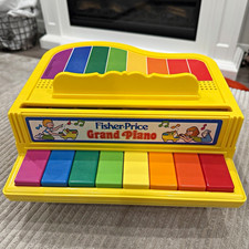 Fisher-Price Grand Piano Musical Toy Yellow Rainbow Keys MPN 2201 1986 working