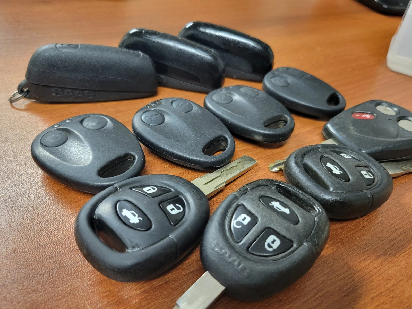 Lot of 11 OEM Saab Key Fobs Remotes Smart Keys Ignition Keys Mixed Used - product detail image 8