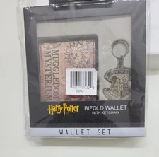 Harry Potter   Bioworld Bifold Wallet with Keychain Set New in Box